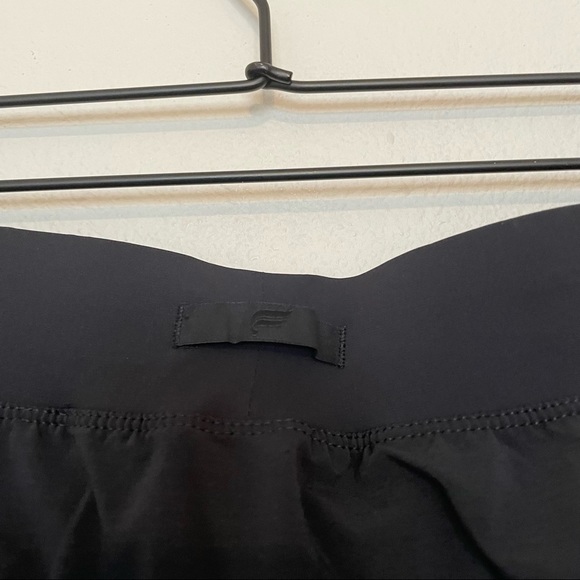 NWT fabletics short the 9in franchise short (lined) black sz.M - Picture 8 of 8